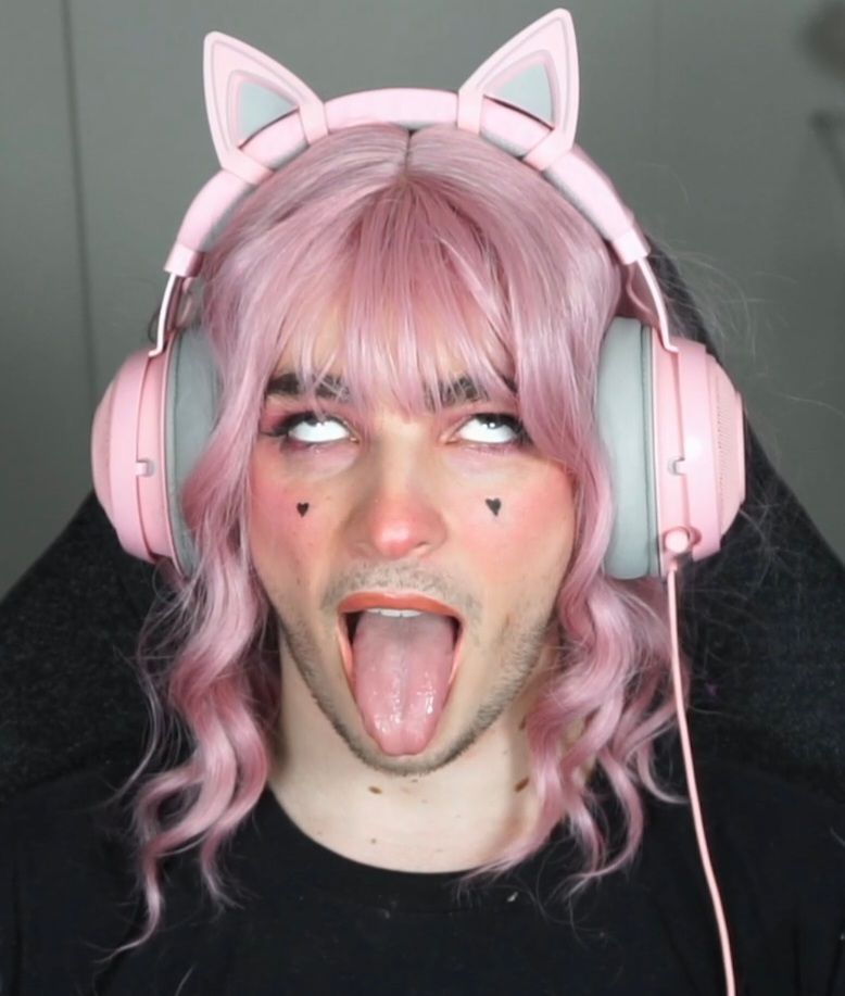 Scarshee's tweet image. This is my official announcement for my OnlyFans account. Get 15% my exclusive ahegao video here: onlyfans.com/scarshe