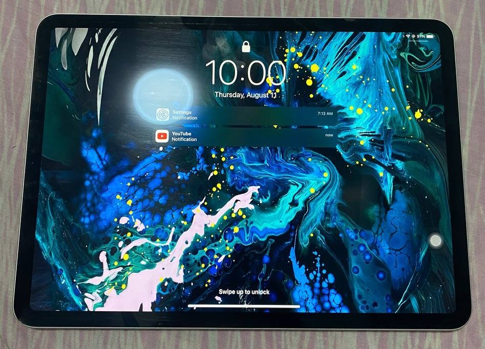 HEESTROBERI's tweet photo. ✴︎ wts lfb ph

        iPad Pro 2018 64 gb
         ⤷ for 25,000 php

mop: gcash / bdo / metrobank
mod: meet up / lbc 

dm to inquire !

2 random rter will receive 100 php once sold https://t.co/OMnWiXN4OX