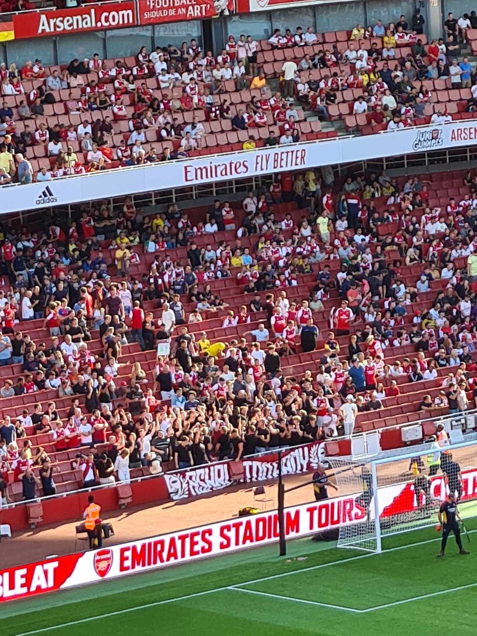 PG ️🤍 on Twitter "Loving the clock end ultras! 🤣 https//t.co