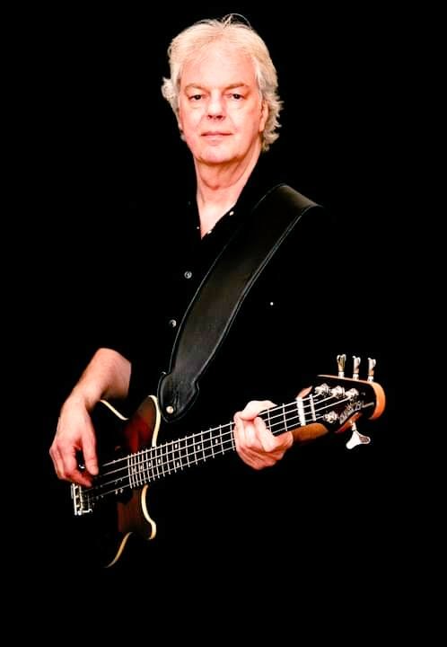   Happy Birthday to the awesome bass player Neil Murray 72 