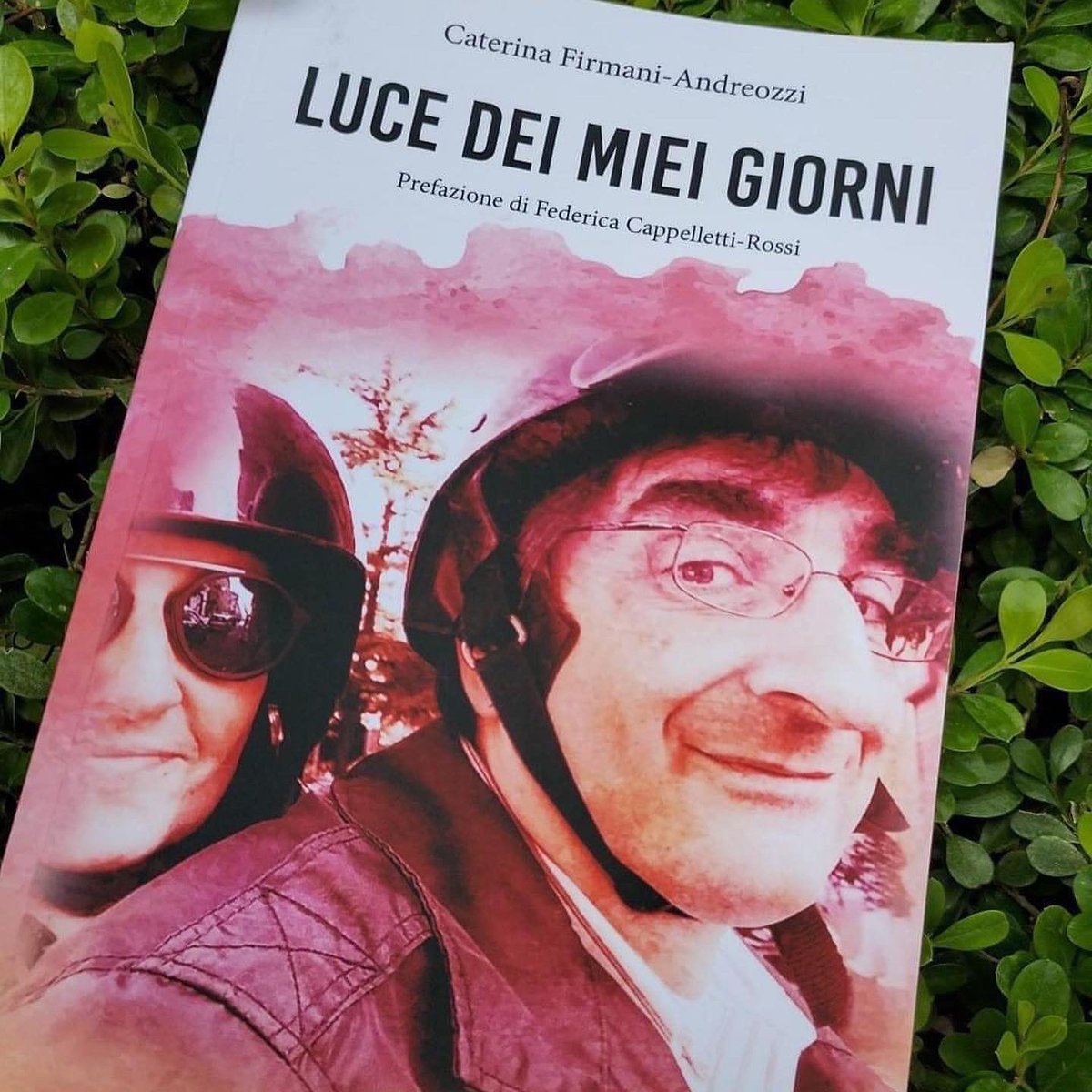 catesal's tweet photo. Il covid si è abbattuto nella nostra famiglia portandosi via tutto. Antonio una mano tesa per tutti, non ha potuto vedere nessuna mano stringere la sua. Solo… in una stanza luminosa ma buia… ora il buio su di noi. Un amore forte e straordinario proventi tutti a @AdottaUnAngelo https://t.co/OtILFITmPU