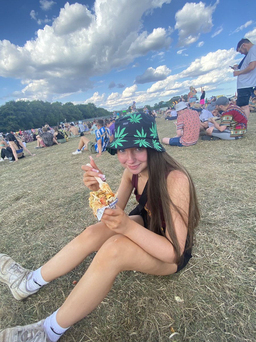 sophtree's tweet photo. VENOM @LittleSimz #NoMusicOnADeadPlanet #LeedsFestival https://t.co/nmPfm1GyBt
