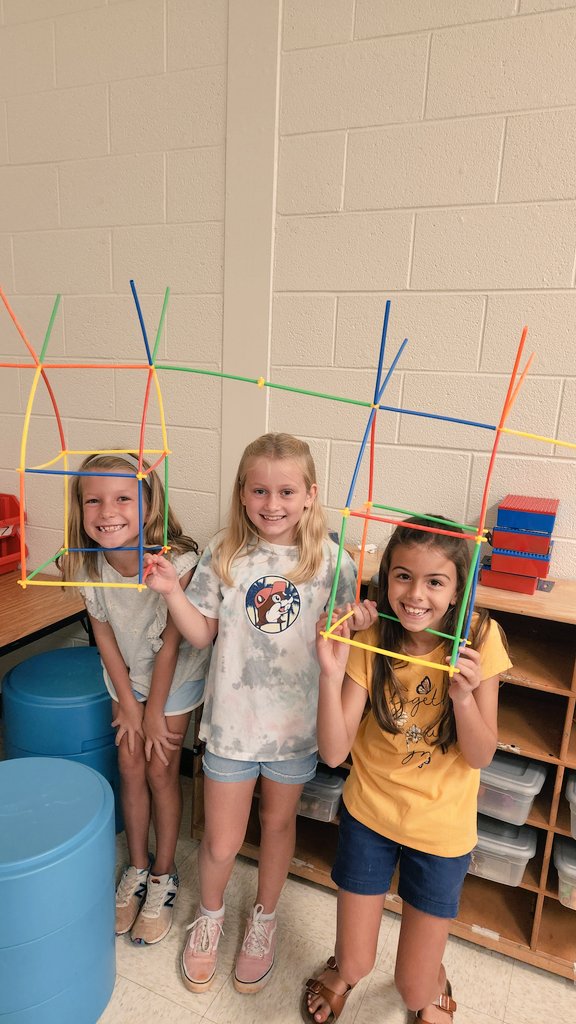 steam_liberty's tweet photo. I created a makerspace in the lab this year. My students were so excited to explore all of the new construction materials. I can't wait to see what they create! @TechLibertyES @LibertyES1 #makerspace #STEM @CherokeeSchools https://t.co/WhbaeABqai