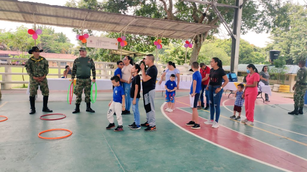 ejercito_COPER's tweet photo. Los Centros de Familia de la #BR17, #BR18, #BR16 y #BR02, disfrutan en familia las XII Olimpiadas “Campeones sin Límites” de los niños, niñas, adolescentes y adultos del programa Familia Militar Hijos con Discapacidad de la Dirección de Familia y Bienestar del @COL_EJERCITO https://t.co/yfRExplPCg