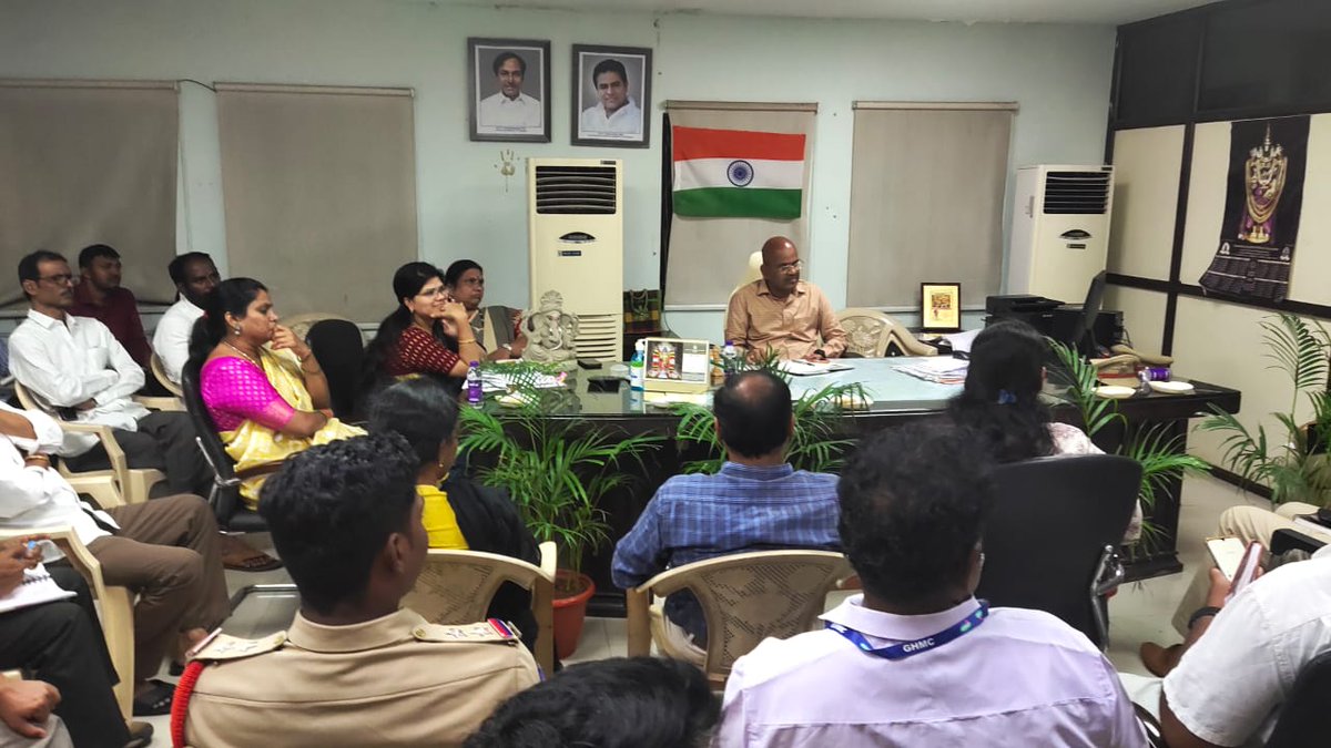 sangeetha_vanam's tweet photo. Somajiguda Division Corporator Vanam Sangeetha Srinivas Yadav attended Preparatory meeting regarding upcoming Ganesh Utsav with Khairatabad DC Mohan Reddy garu. Police officials and all other department officials attended the meeting. https://t.co/yBUEJcieMI