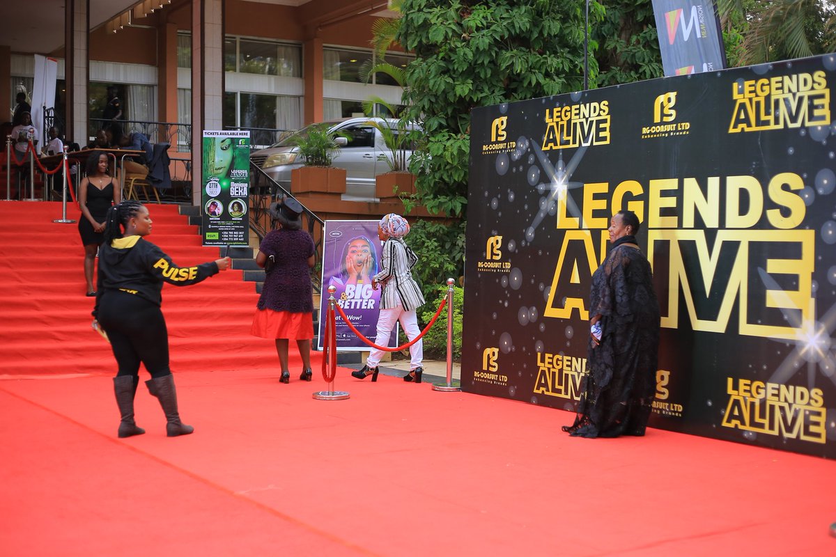 Legendsaliveug's tweet photo. Bringing you latest updates from tonight's edition - Legends Alive Concert
#LegendsAliveUg, #MoniqueSeka, #rgConsult. 

Grooving with:@bukeddetv ,@newvisionwire , @PepsiUganda , @simbaradio , @nakaseromarket1#LegendsAliveUg https://t.co/hqaSdg8tL9