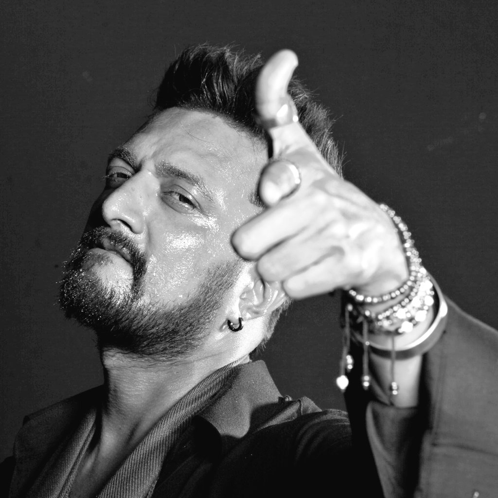 RSKTheMonsters's tweet photo. 900K Done &amp; Dusted in 246 Min 
Gear Up for 1M Guys...Rise the speed.

#KingKicchaBdayCDP ✅ 
@KicchaSudeep ❤️‍🔥
#KicchaSudeep | #KicchaBOSS 🔥 https://t.co/F9ODpNNd1P