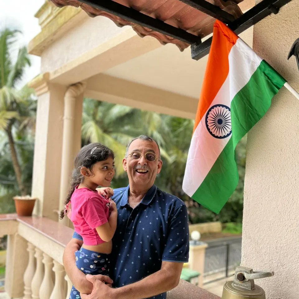 RCPanajiMT's tweet photo. A call from our Prime Minister Shri Narendra Modi under the banner of "𝗛𝗮𝗿 𝗚𝗵𝗮𝗿 𝗧𝗶𝗿𝗮𝗻𝗴𝗮" RC Panaji Mid-Town decided to distribute National flags to all the members of the club.

It was a moment of Pride to handover the flag to the members as per the protocol. https://t.co/eGepPfAcvY