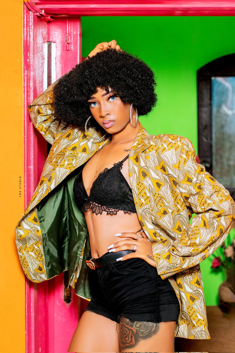 MemishBee's tweet photo. Style yourself with confidence
#MONEY #glamorous https://t.co/WGLZs5EYgc