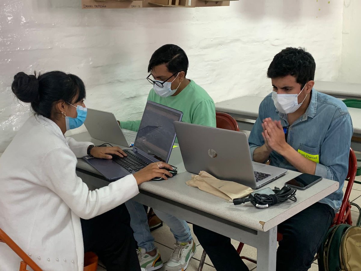 EcuadorMAE's tweet image. ¡Llegó el día! Hoy cerca de 200 personas se dieron cita presencial y virtualmente para participar en el DATAJAM, el primer evento de reutilización de datos ambientales e hídricos en el Ecuador 🇪🇨 #Datajam2022 #Dateandoec