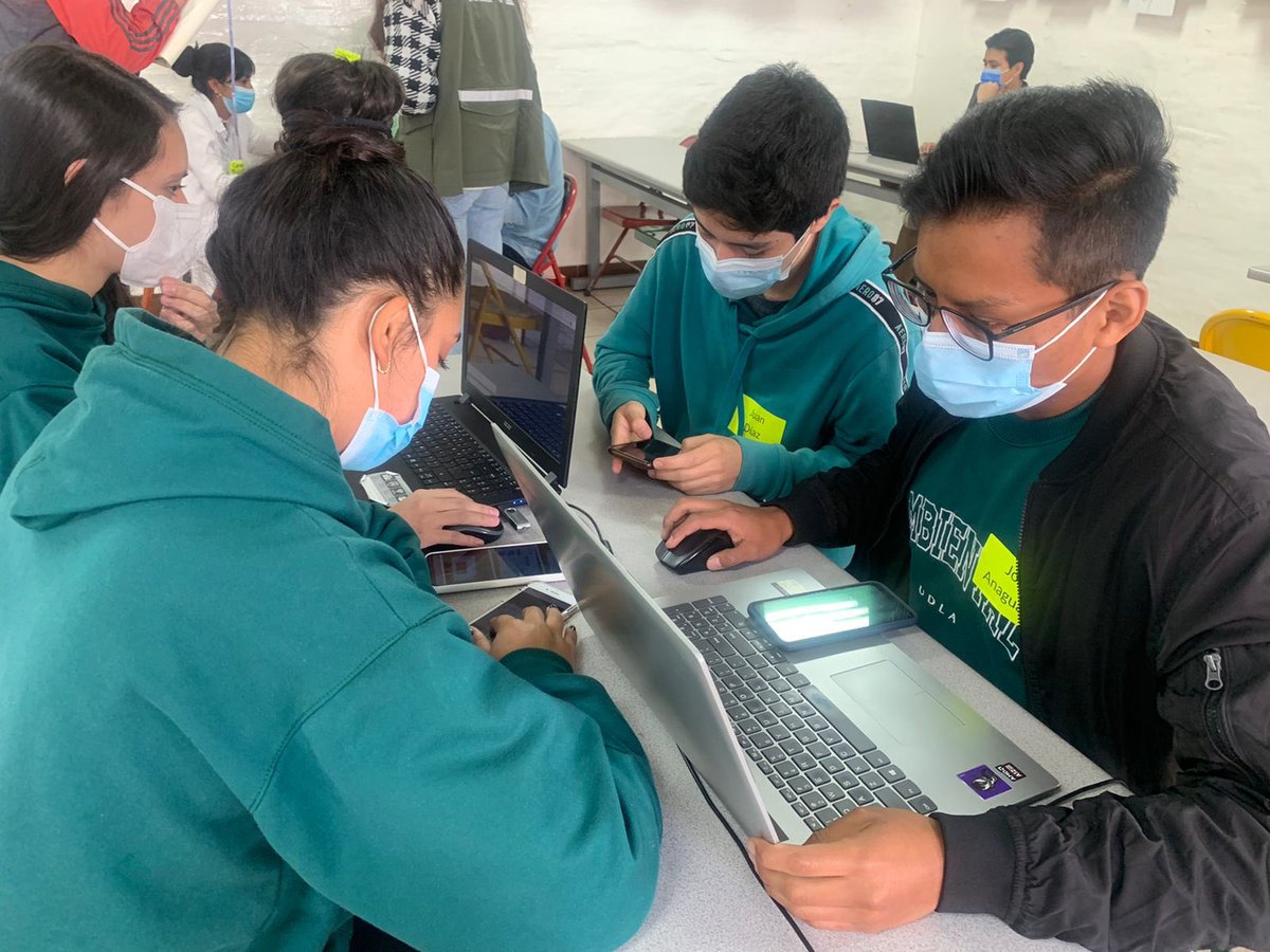 EcuadorMAE's tweet image. ¡Llegó el día! Hoy cerca de 200 personas se dieron cita presencial y virtualmente para participar en el DATAJAM, el primer evento de reutilización de datos ambientales e hídricos en el Ecuador 🇪🇨 #Datajam2022 #Dateandoec