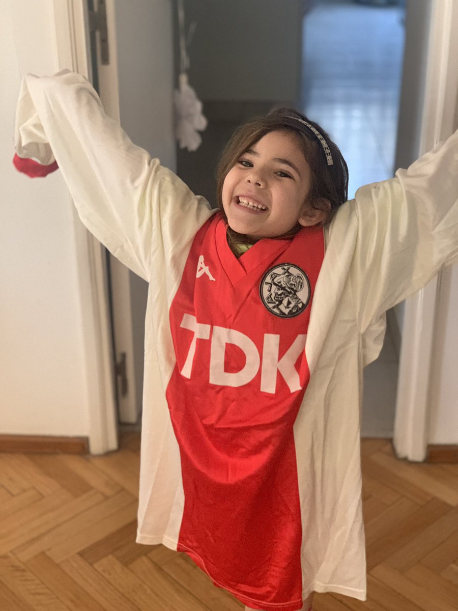 When your kids pick up your shirt collecting hobbie #barcelona #meyba #ajax #kappa <a href="/FCBarcelona_es/">FC Barcelona</a> <a href="/Kappa_Argentina/">Kappa Argentina</a>