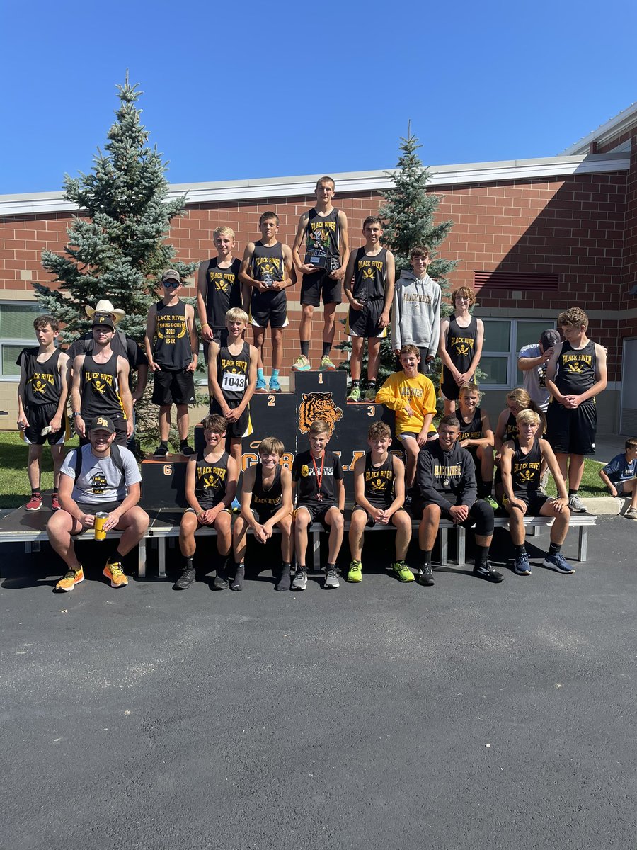 Great work by our Boys!! In a much more competitive race than last year our boys finished second to #5 St.Paul by 25 points. Great work boys!!