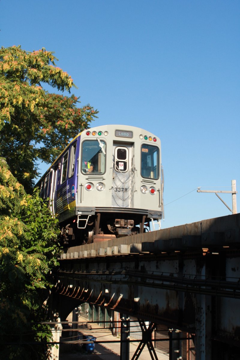 flotography22's tweet photo. More #Chicago shots! #trains and #Wrigley and such. https://t.co/6aGprqUWdk