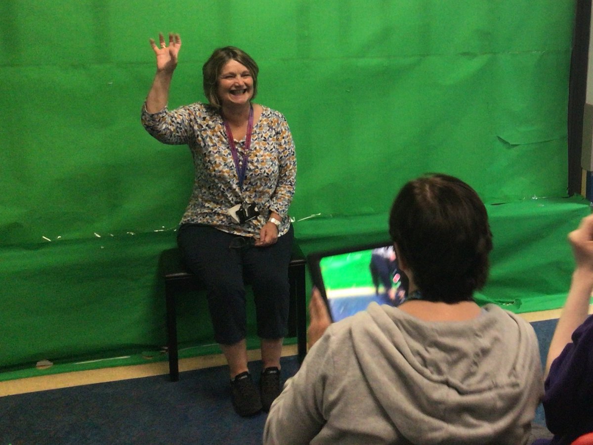 On Friday Ashton had a great afternoon celebrating #MakatonAwarenessDay. Alongside sharing the history of makaton &amp; the #makatoncharity, pupils created a makaton flag display, shared makaton song/lunch videos &amp; ran a guess the sign game. #AshtonValues #Communication #Teamwork