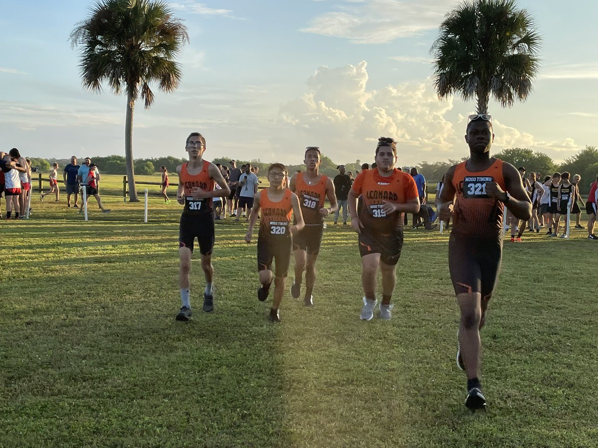 JILXC1's tweet photo. Here’s a first look at this year’s boys team at our first race of this season. 2 returning juniors, 3 new members. We still have 5 more #VARSITY spots left to fill! If you are hoping to join us this season, hurry up &amp; get that paperwork turned in! @JILHSOFFICIAL https://t.co/Jy1fSLzJ3E