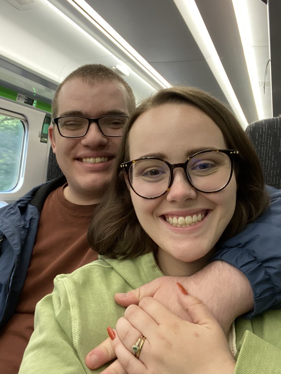 mashaxo_'s tweet photo. It was my 25th birthday yesterday and today we’re on a train to holiday on the coast 💖🫶🏻🌟 https://t.co/pLecHDxtDw