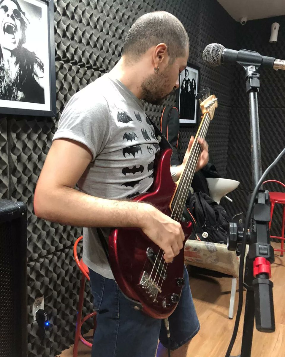 FerumVeneta's tweet photo. Em breve voltando ao clima dos ensaios!!! 

.

.

.
#FerumVeneta #Ferum #Banda #musica #guitarra #Metal #Autoral #ensaio #Marshall https://t.co/VRUlbB3eXP