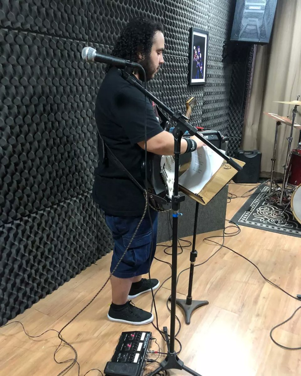 FerumVeneta's tweet photo. Em breve voltando ao clima dos ensaios!!! 

.

.

.
#FerumVeneta #Ferum #Banda #musica #guitarra #Metal #Autoral #ensaio #Marshall https://t.co/VRUlbB3eXP