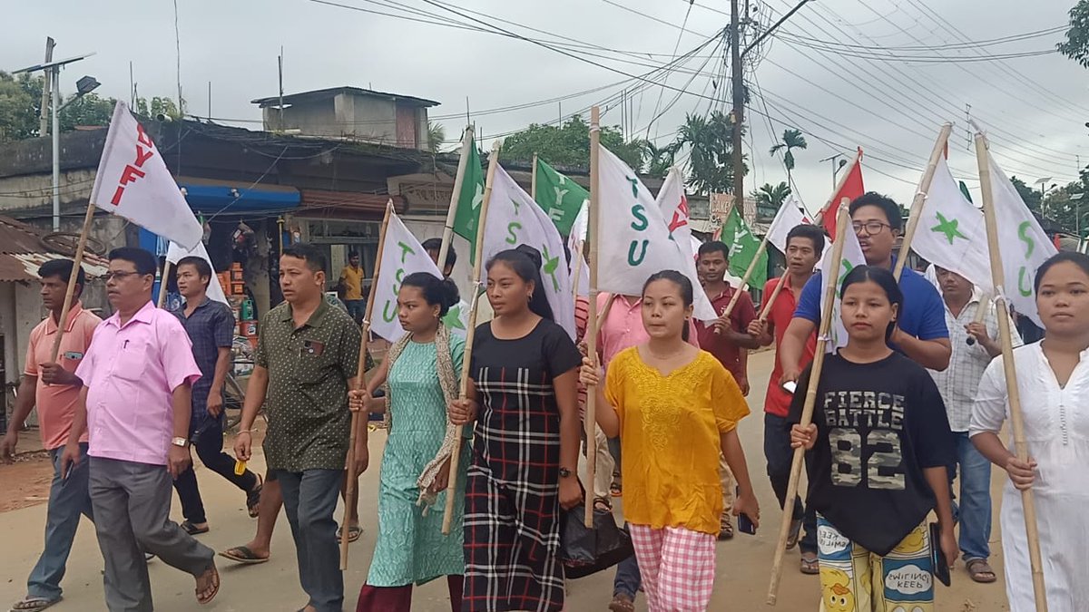 #গন্ডাছড়া_মহকুমা 
গণতন্ত্র রক্ষায় পুলিশের নিরক্ষপেক্ষতা বজায় রাখার দাবিতে এবং বামপন্থী কর্মীদের দের উপর আক্রমণকারী বিরুদ্ধে ব্যবস্থা নেয়ার দাবিতে বামপন্থী ছাত্র -যুবদের গন্ডাছড়ায় থানায় গণ ডেপুটেশন সংগঠিত করলো।