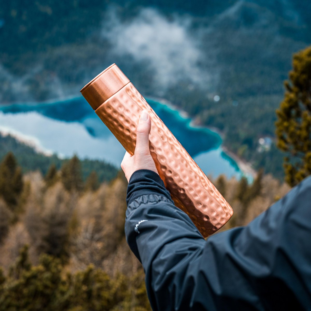 kosdeg's tweet photo. The most benefit filled bottle you'll ever buy. 

If you want a bottle that you'll never get tired of, because it makes water taste that good - then you need to get a Copper Water Bottle. 

https://t.co/pbfHSKgD69

#copperbottle #copperwaterbottle #plasticfree #drinkmorewater https://t.co/Yj1jJEmYIy