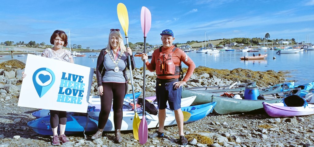 KarenDouglas_NI's tweet photo. Thanks to Rory at #StrangfordLough Activity Centre, canoeing on the Lough this morning was wonderful! #paddlewithpurpose 🛶 We lifted a few bags of #litter from Trasna Island🌍🚮 where we met a seal🦭 A great event by @isupportlhlh #connectwithnature #healthyoceans #healthyminds https://t.co/6zTW0EVGef