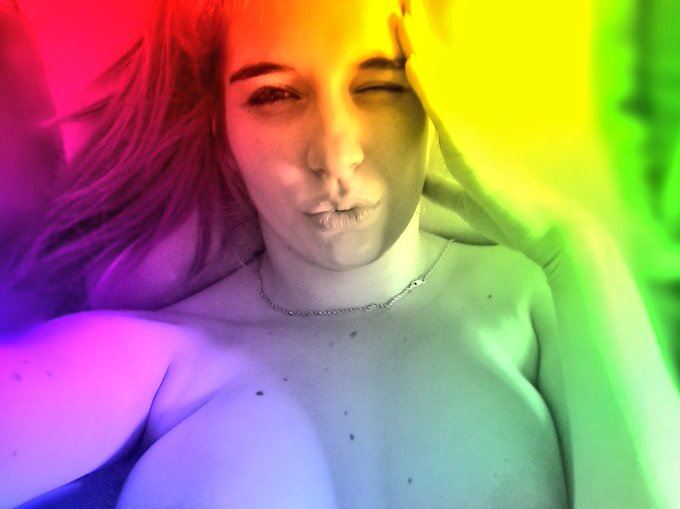 ~~|❤🧡💛💚💙💜|~~ https://t.co/fpM1KD3CYe