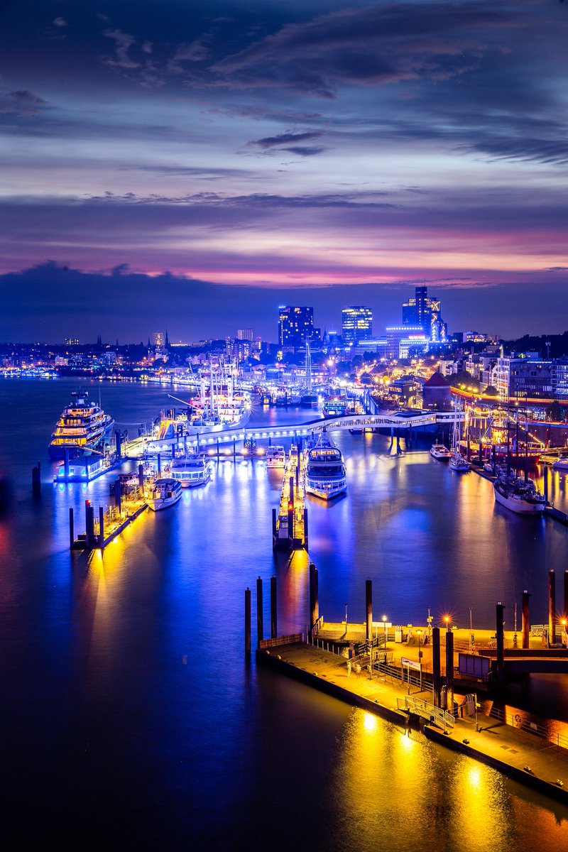 aimrush's tweet photo. Hamburg

#hamburg #germany #hamburgahoi #elbe #harbor #hamburgcity #hafen #blueporthamburg https://t.co/8HmUzX24vx
