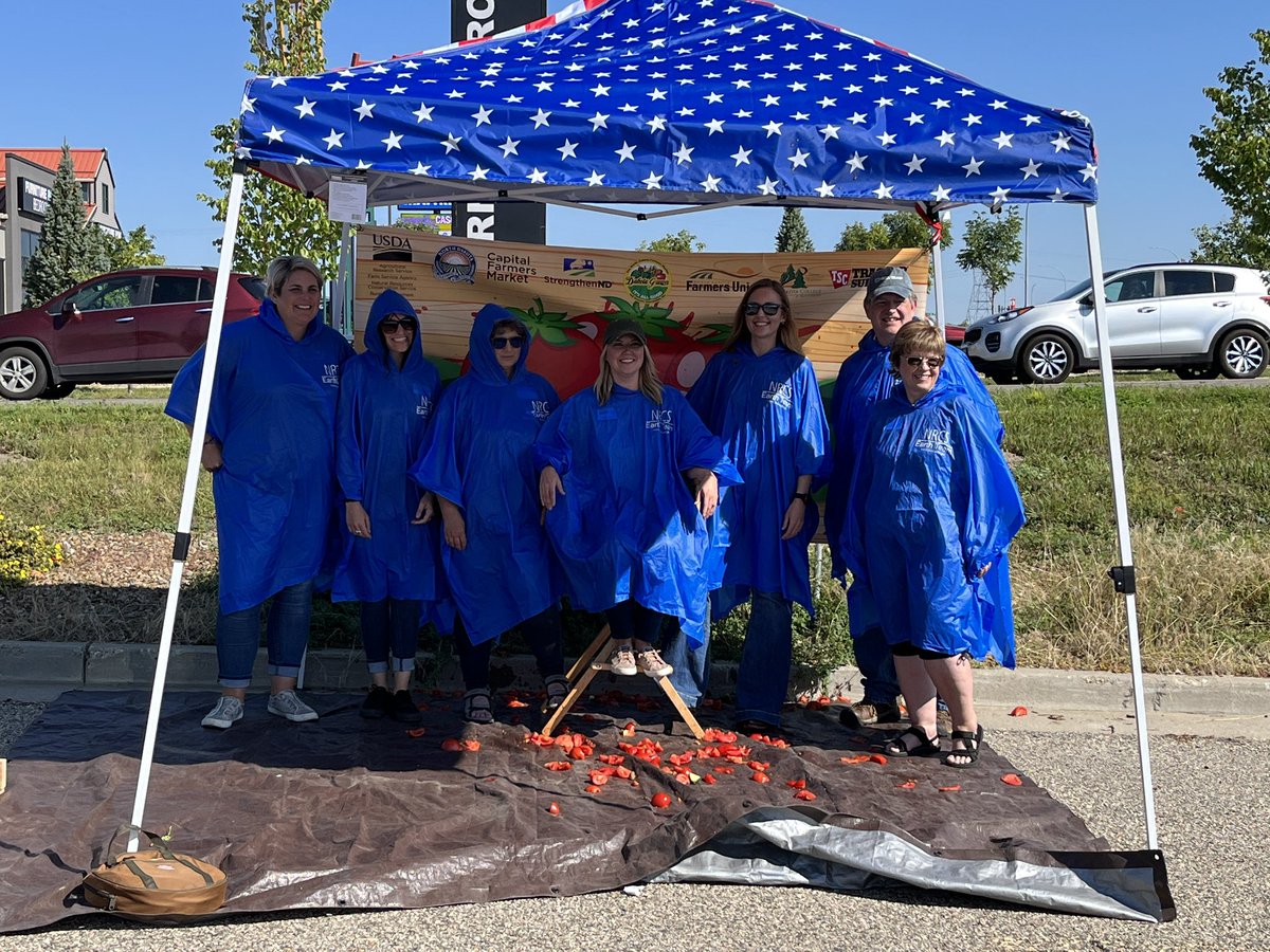 RD_NorthDakota's tweet photo. We (and the kids) had a (sloppy) good time! #localfoods #localfoodfight https://t.co/3g2mqnrH3J