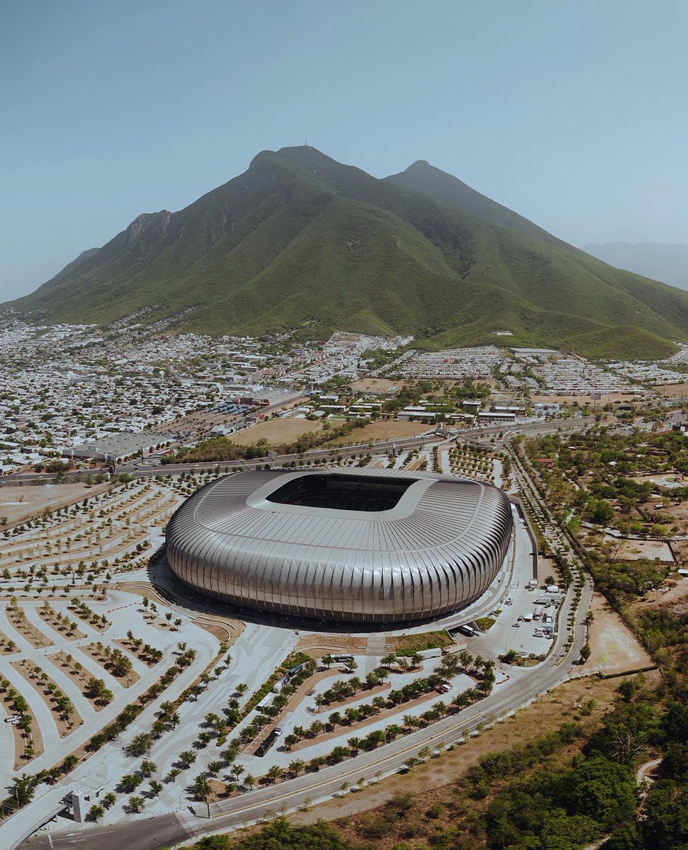 marcostravers's tweet photo. estadio https://t.co/j3gss4wN40