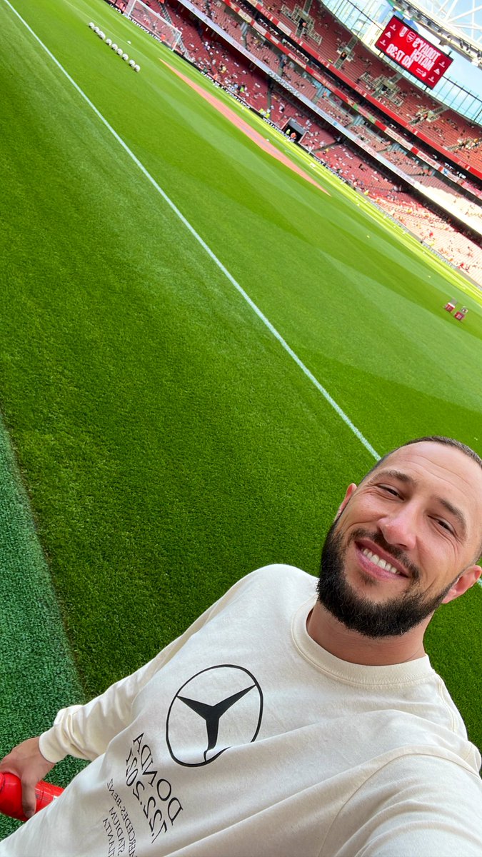 mikemajlak's tweet photo. proper saturday @Arsenal https://t.co/Me7bqEHy1p