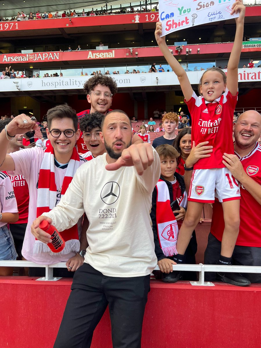 mikemajlak's tweet photo. proper saturday @Arsenal https://t.co/Me7bqEHy1p
