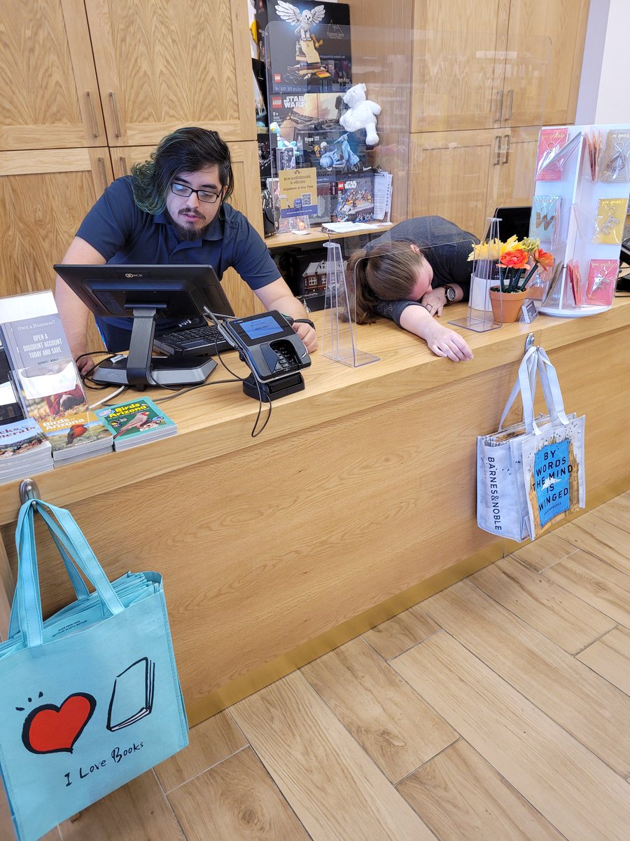 When one person goes on vacation... and the rest of the team suffers.  Come and see us. #corgisrule #Joann #deb #bnarrowhead #booksellers #booksarelife