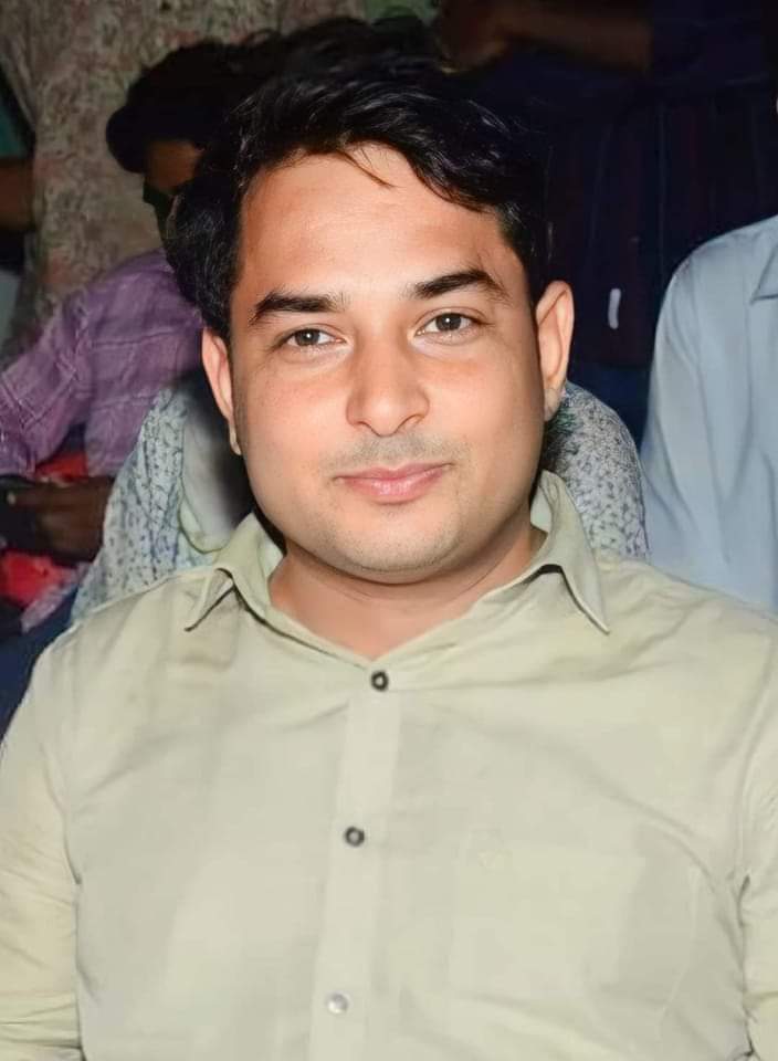.......मेरे अपने बहुत है जिनकी दम पर में खड़ा हुँ।.