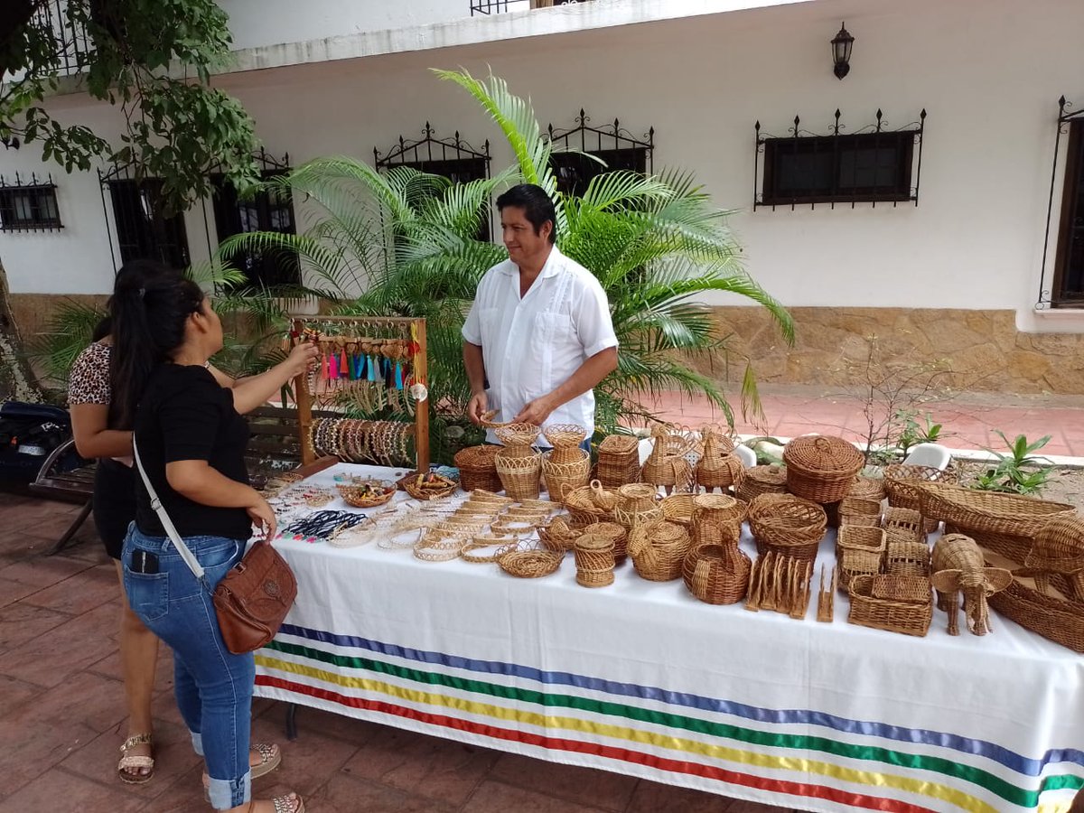 ArtesaniasdeTab's tweet photo. #FeriasYExposiciones Artesanas y artesanos de Tabasco se encuentran exponiendo sus artesanías en la Feria “Viernes Artesanal” en Palenque, Chiapas, que se lleva a cabo los días 26, 27 y 28 de agosto de 10:00 a.m. a 20:00 horas, en el Andador Miguel Hidalgo. #ConsumeLocal🤎💚 https://t.co/Z0eh8uypFr