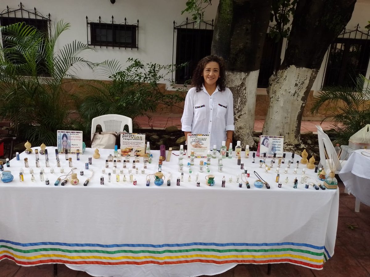 ArtesaniasdeTab's tweet photo. #FeriasYExposiciones Artesanas y artesanos de Tabasco se encuentran exponiendo sus artesanías en la Feria “Viernes Artesanal” en Palenque, Chiapas, que se lleva a cabo los días 26, 27 y 28 de agosto de 10:00 a.m. a 20:00 horas, en el Andador Miguel Hidalgo. #ConsumeLocal🤎💚 https://t.co/Z0eh8uypFr