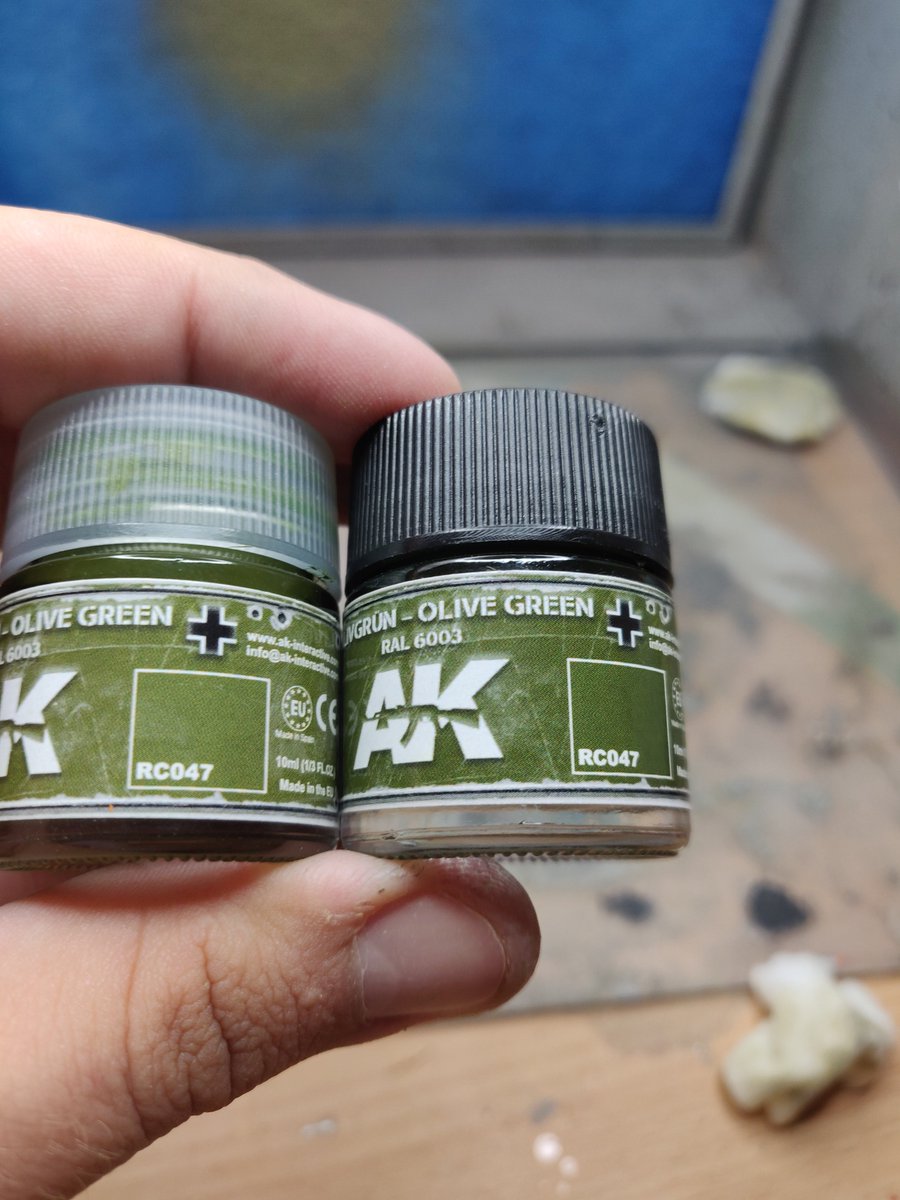BuildsTora's tweet photo. @Ak_Interactive 
??? What's going on with your paint??? https://t.co/2a249AnXiL