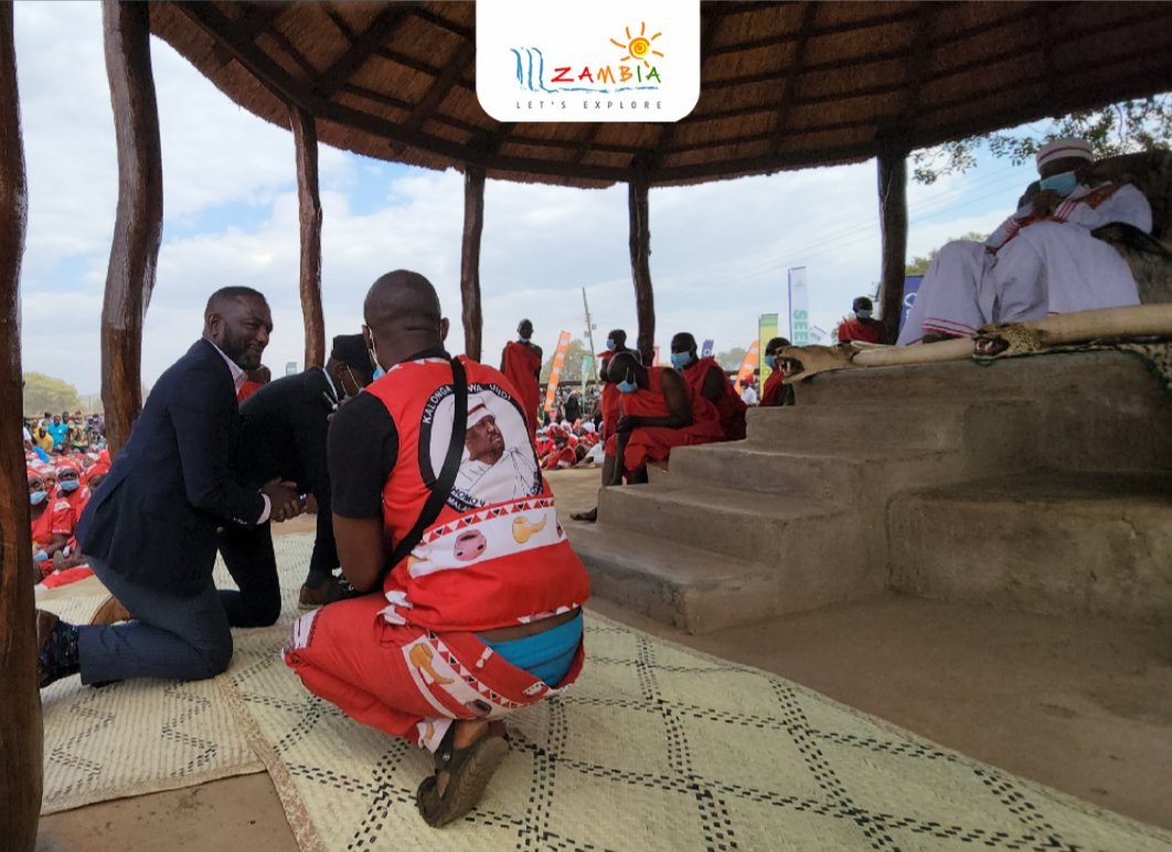 TourismZambia's tweet photo. During #Kulamba, chiefs & attendees present gifts to Kalonga Gawa Undi. He redistributes the excess to areas within his kingdom which experience poor harvests
Minister of Tourism Hon. Rodney Sikumba @SikumbaRodney attended the ceremony & presented his gift to Kalonga Gawa Undi https://t.co/8IaJQe8qaV