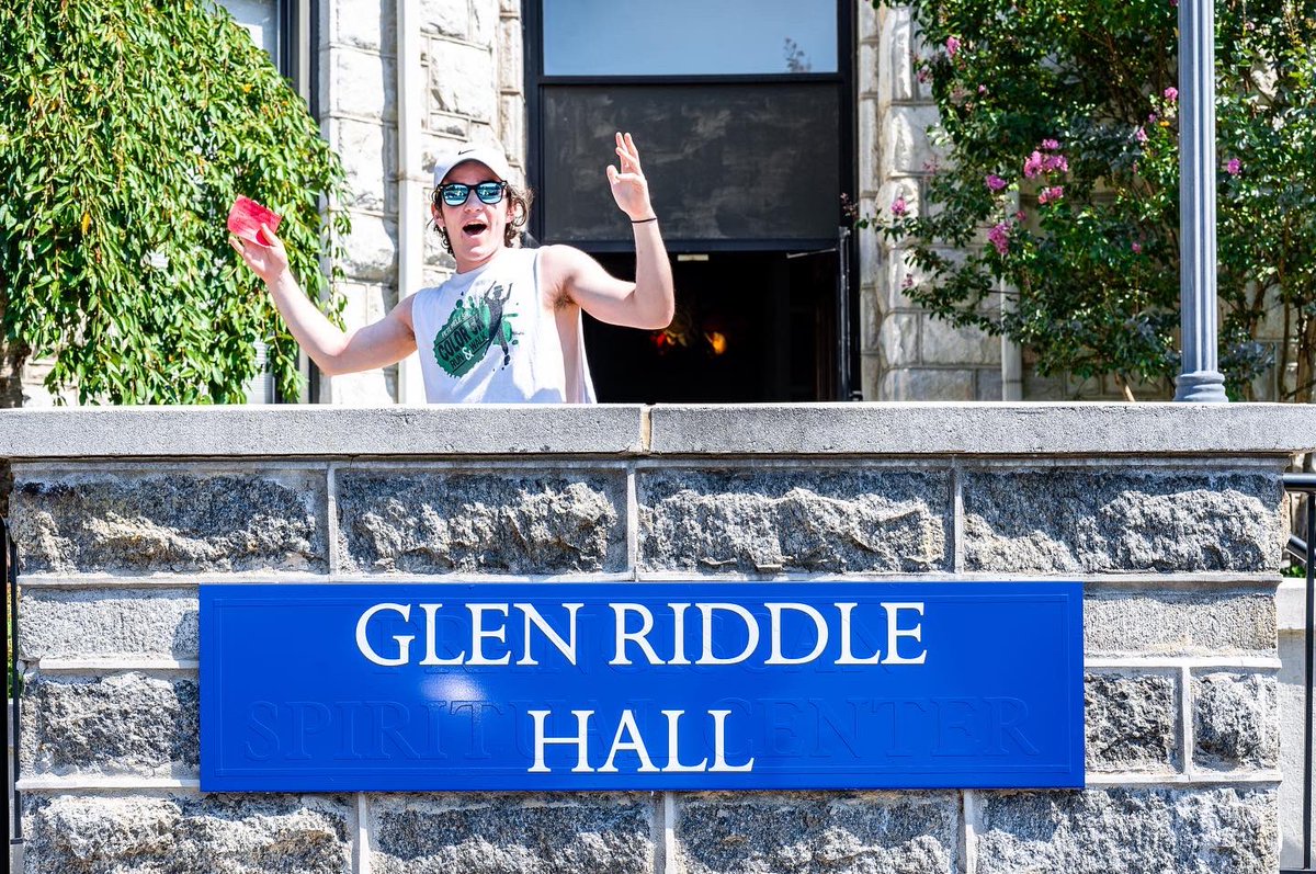 NeumannUniv's tweet photo. Our newest residence hall is now open!!

Glen Riddle Hall will be home to 38 students this year! https://t.co/AVlzTwDQIE