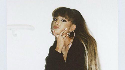 notearscunt's tweet photo. ariana grande in bangs. https://t.co/fLtoVSXAQg