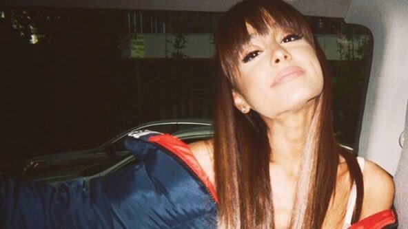 notearscunt's tweet photo. ariana grande in bangs. https://t.co/fLtoVSXAQg