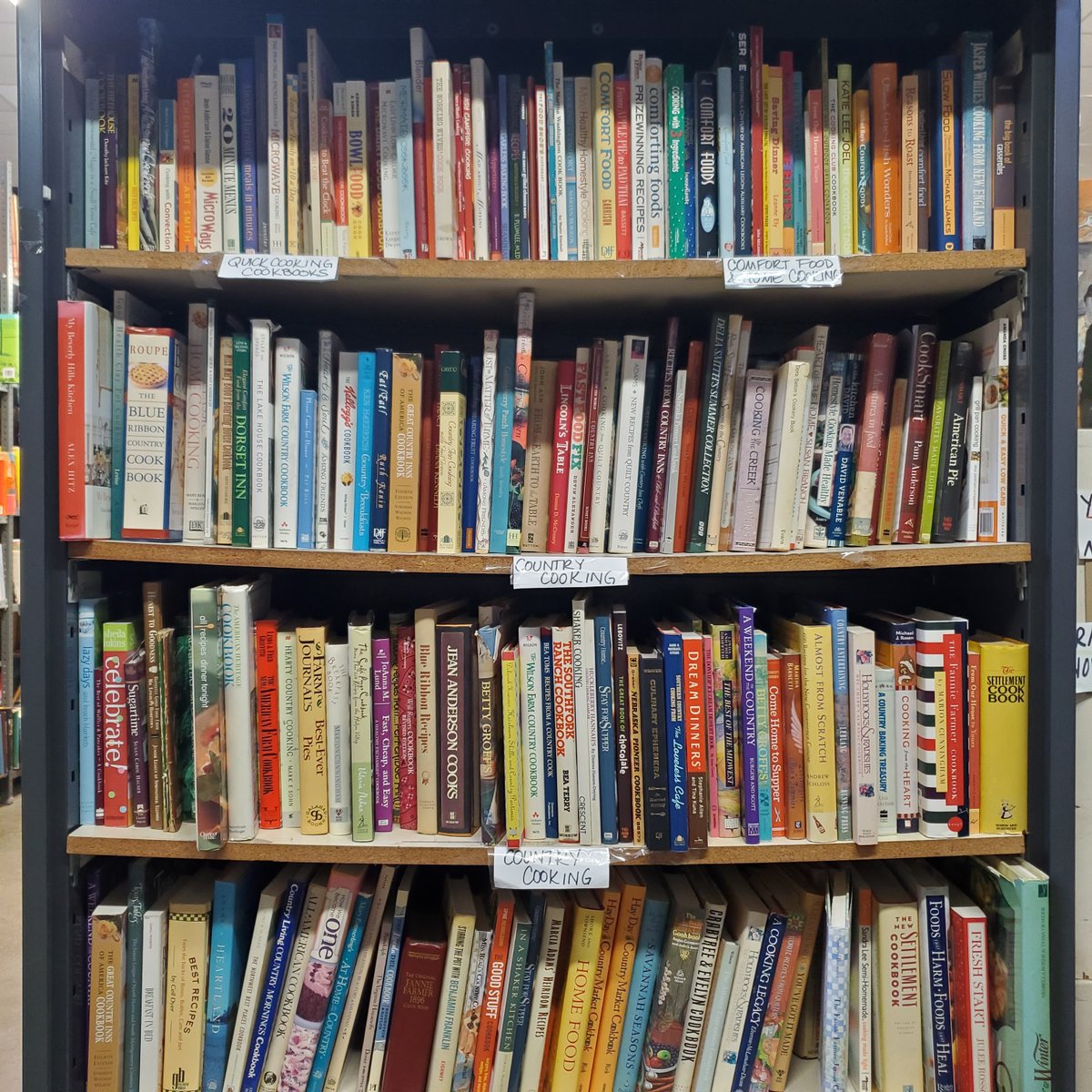 SSBrockville's tweet photo. Love cooking? We have an enormous collection of cookbooks here at Second Story Books! You can cook your way around the world with the recipes you find here! π½π©βπ³
#cooking #cookingtime #cookingathome #secondstorybooks #cuisine https://t.co/WrVo4wPCIU