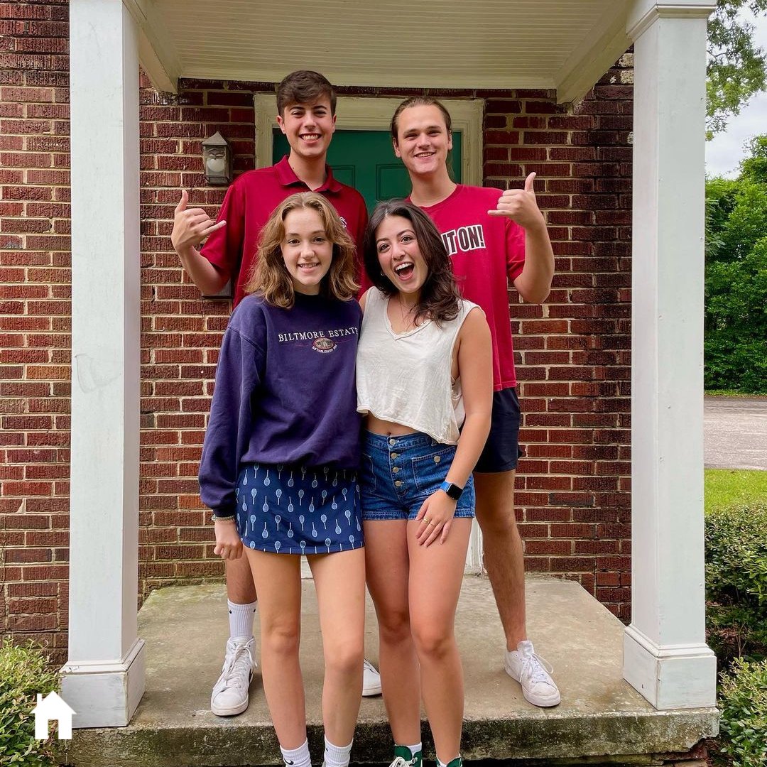 Walk2campus_USC's tweet photo. You survived your first full week of classes! Only 97 more days until the last day of classes. Let's make it count #Gamecocks

#closelife #w2c https://t.co/sgu2RxYr9C