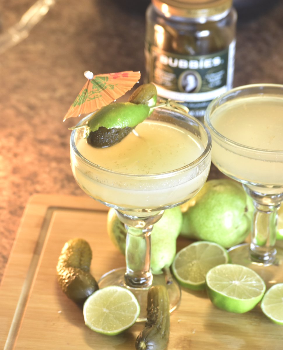 bubbiespickles's tweet image. I love seasonal cocktails. This weekend, it's a late-summer Pickley Pear Margarita, made with my Kosher Dill brine and some just-ready pears.⁠
⁠
The saltiness of my brine "pears" well with lots of in-season fruits.⁠
⁠
Enjoy your weekend, my Dears.
