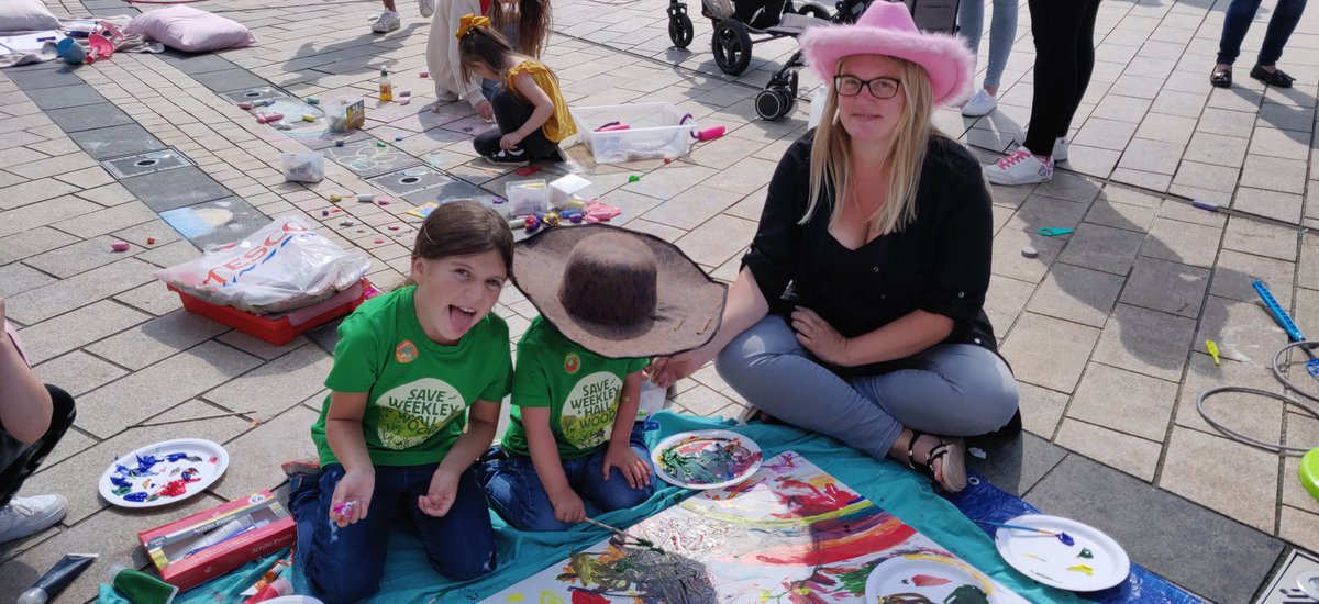 NN_LGBT's tweet photo. It was a great turnout for the stall in Kettering today.
The North Northants LGBT+ forum taking part in street food Saturday by bringing a bit of culture, colour, and fun to the mix
#nn_lgbt #lgbt #gay #funday #kettering #colour #family #allies #support https://t.co/gheviv6Q43