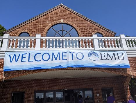 EMU_News's tweet image. So excited to welcome our new Royals today to 2022 Move-In and Orientation! #EMUview #leadtogether #bearoyal
