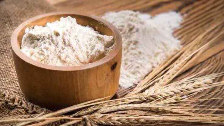 ETNOWlive's tweet photo. #JustIn | #Govt bans export of #Wheat or #Maida, #Samolina, #WholemealAtta and #ResultantAtta
#DGFT has issued notification
#Export of these items however, shall be allowed on the basis of permission granted by Govt of India
@priyadarshi108 @MoCA_GoI https://t.co/JxytH7HmKb