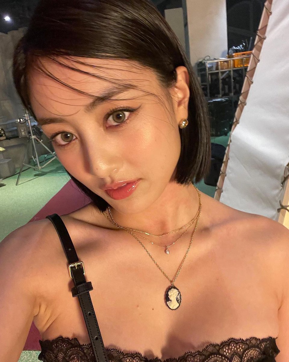 bob hair was made for park jihyo