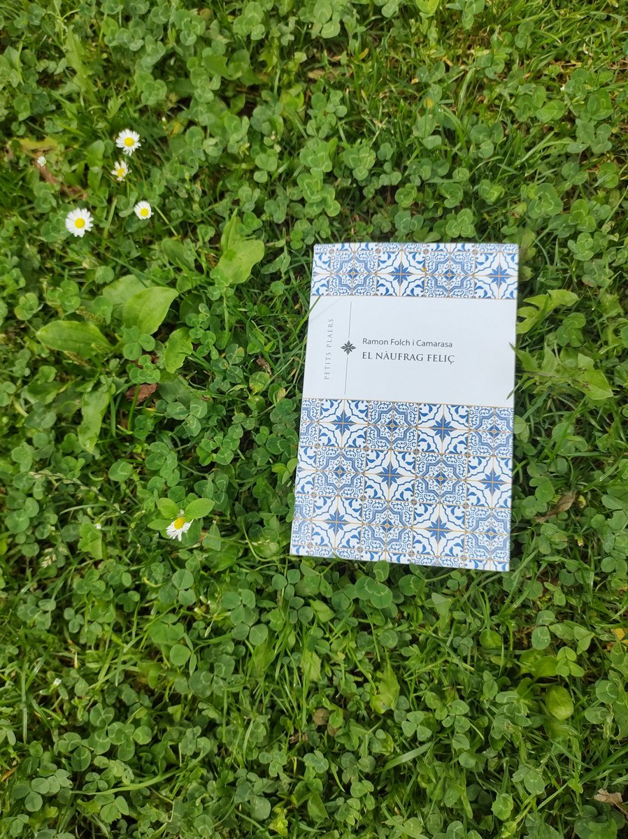 'D'altra banda, dies, mesos o anys...Tant se val, ben mirat, si allò que compta és el moment present i el moment és sempre això, un moment.' (p. 101) 🥲💙🌼
#plallegircat #postureiglector #Elnàufragfeliç #petitsplaers