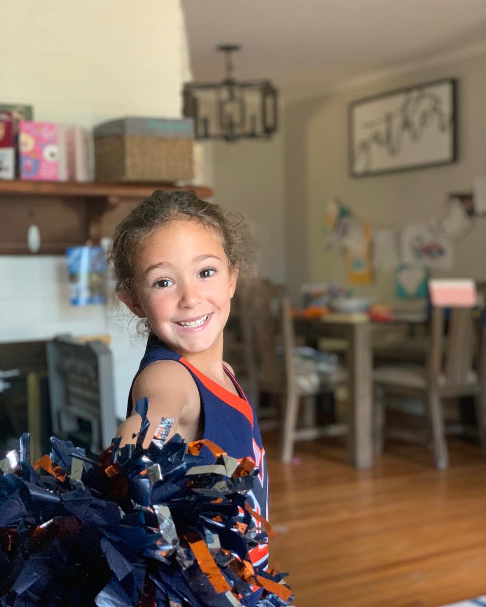 She may or may not be a tad excited. 📣#syccheer